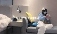 吳謹言產後康複神速 與老公推嬰兒車現身醫院